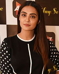 Surveen Chawla at Haq Se Trailer Launch