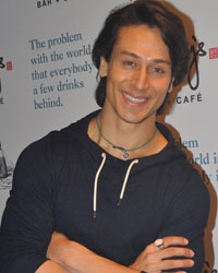 Tiger Shroff at Harrys Bar Launch