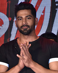 Vivan Bhathena Vivan Bhathena