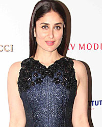 Kareena Kapoor at Hello Hall of Fame Awards 2014