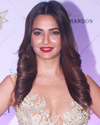 Kriti Kharbanda at Hello Hall of Fame Awards 2018