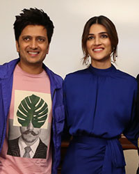 Pooja Hegde, Bobby Deol, Ritesh Deshmukh, Kriti Sanon, Akshay Kumar and Kriti Kharbanda