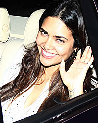 Esha Gupta at Humshakals Cast at Saif Residence