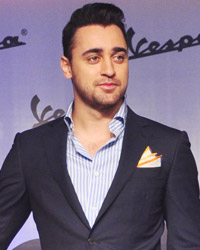 Imran Khan with Ravi Chopra, CMD, Piaggio Vehicles Imran Khan with Ravi Chopra, CMD, Piaggio Vehicles