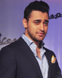 Imran Khan with Ravi Chopra, CMD, Piaggio Vehicles Imran Khan with Ravi Chopra, CMD, Piaggio Vehicles