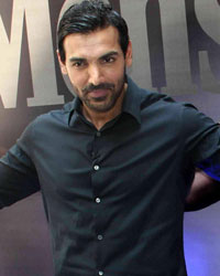 John Abraham at John Unveils Latest Mens Health Magazine