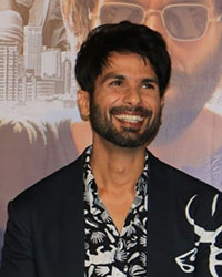 Kiara Advani, Shahid Kapoor and Bhushan Kumar