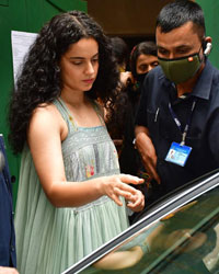 Kangana Visits Her Demolished Office