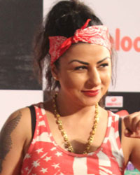 Hard Kaur at Kids Choice Awards 2016