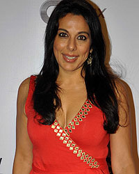 Pooja Bedi at LG G Flex Smartphone Launch