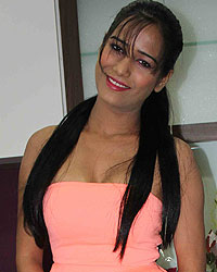 Poonam Pandey at La Piel Clinic Opening