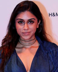 Zoa Morani at Launch of Hennes and Mauritz Store