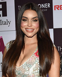 Gizele Thakral at Launch of the Illusioner Calendar