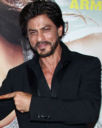 Shah Rukh Khan at Lekar Hum Deewana Dil Premiere