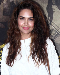 Esha Gupta at Lekar Hum Deewana Dil Premiere