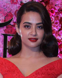 Surveen Chawla at Lux Golden Rose Awards 2016