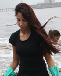 Nora Fatehi at Mahim Beach Cleanup Drive