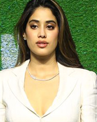 Boney Kapoor, Jhanvi Kapoor and Arjun Kapoor Boney Kapoor, Jhanvi Kapoor and Arjun Kapoor