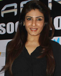 Raveena Tandon at Mumbai Police Constabulary Star Night 2014