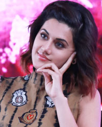 Taapsee Pannu at NDTV Youth For Change Conclave 2016