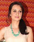 Vaishali Desai at Nanditas Art Works Auction