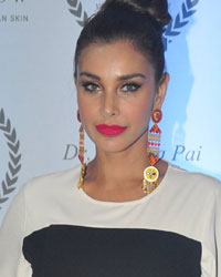 Lisa Ray at No One Has To Know Book Launch