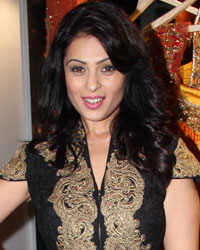 Anjana Sukhani at Opening of Mayyur Girotra Couture