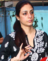 Tabu at Prayer Meet of Shraddha Grandfather