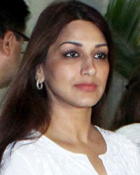 Sonali Bendre at Prayer Meeting of Shilpa Shetty`s Father