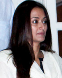 Gayatri Joshi at Prayer Meeting of Shilpa Shetty`s Father