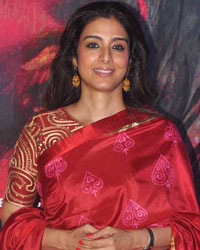 Tabu at Premiere of Rang Rasiya