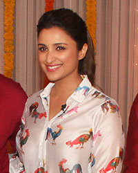 Kunal Khemu, Shreyas Talpade, Ajay Devgn, Parineeti Chopra, Tusshar Kapoor and Arshad Warsi Kunal Khemu, Shreyas Talpade, Ajay Devgn, Parineeti Chopra, Tusshar Kapoor and Arshad Warsi