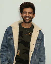 Kartik Aaryan at Promotion of Pati Patni Aur Woh