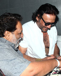 Photographer RT Chawla and Jackie Shroff