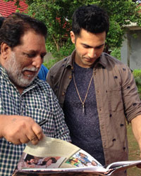 Photographer RT Chawla and Varun Dhawan