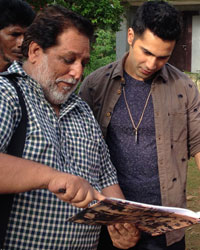 Photographer RT Chawla and Varun Dhawan