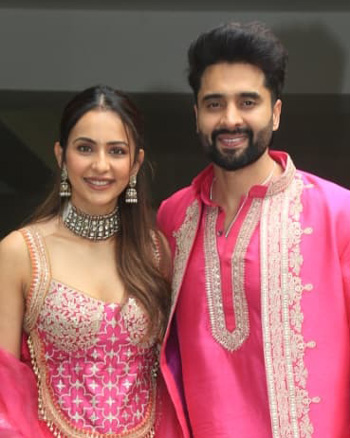 Rakul and Jackky Welcome Ganpati Bappa