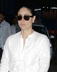 Kareena Kapoor at Ram Mukherjee Prayer Meet