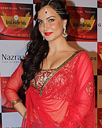 Elli Avram at Retail Jeweller India Awards 2014