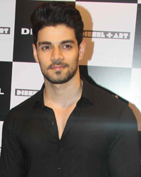 Sooraj Pancholi at Rohan Shrestha Photography Exhibition