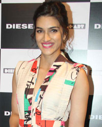 Kriti Sanon at Rohan Shrestha Photography Exhibition