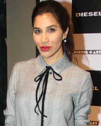 Sophie Choudry at Rohan Shrestha Photography Exhibition