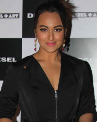 Sonakshi Sinha at Rohan Shrestha Photography Exhibition