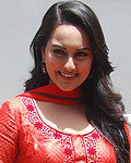 Sonakshi Sinha at Rowdy Rathore Promotion on CID