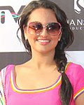 Sonakshi Sinha at Rowdy Rathore Promotion