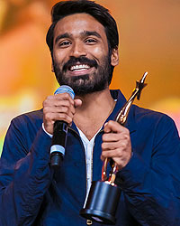 Dhanush at SIIMA 2013