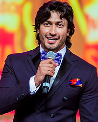 Vidyut JAmwal at SIIMA 2013