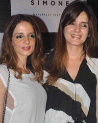 Suzanne, Simone and Farah Ali Khan Suzanne, Simone and Farah Ali Khan