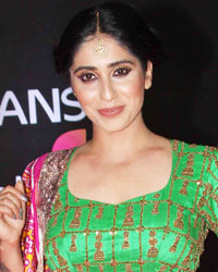 Neha Bhasin at Sansui Stardust Awards 2016