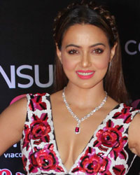 Sana Khan at Sansui Stardust Awards 2016